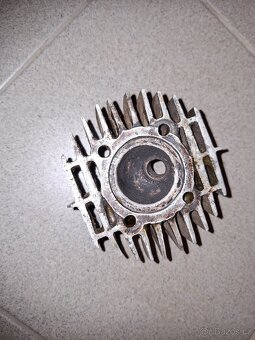 Jawa 550, 555 parez - hlava motoru - 3