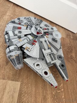 LEGO® Star Wars™ 75257 Millennium Falcon™ - 3