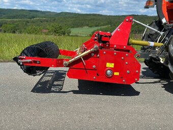Zakladač trávníků STB - 3