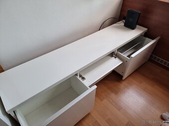 Skrinka pod TV - 3