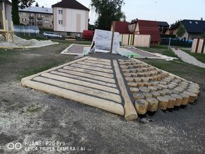 Odkorněný kůl, palisáda, tyč - 3