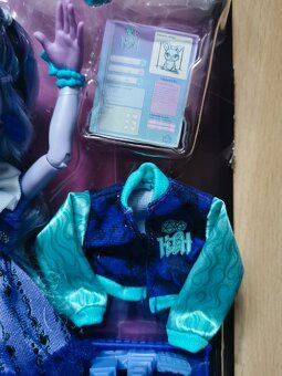 Monster High Fearbook Twyla - 3