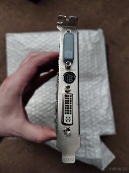 Radeon HD2600 pro Gigabyte - 3