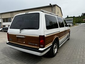 Dodge Grand Caravan rok 1989 - 3