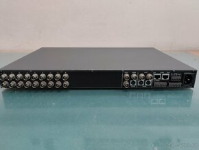 Pelco MX4009CD lze použít k odeslání video signálu až z 9 CC - 3