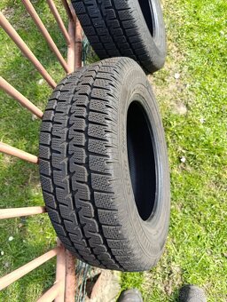 Pneu. 215/65/16 - 3