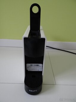 Kávovar na kapsle Espresso Krups Nespresso Essenza mini - 3