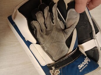 Prodám Brankařské rukavice Reebok SR - 3