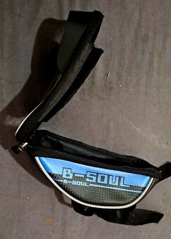 Univerzální držák pro mobilní telefon značky B-SOUL černý. - 3