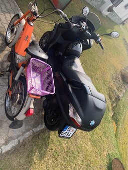 Prodám PIAGGIO MP3 250, Babeta jako dárek. - 3