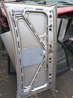 BMW E30 ZADNI VIKO KUFRU A SPOILER - 3