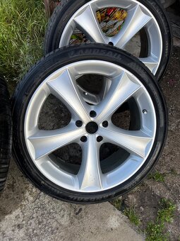 275/35 r20 - 3