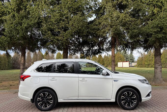 Mitsubishi Outlander 2.0 4WD Plug-In Hybrid - 3