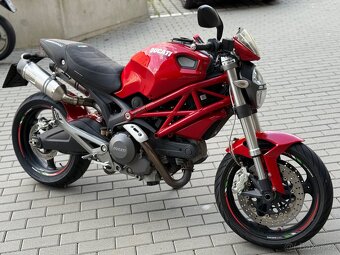 DUCATI Monster 696 - 3