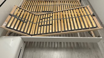 Manželská postel+2x stolek+komoda - 3