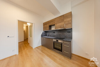 Pronájem bytu 2+kk, 47 m², Uherský Brod - Masarykovo nám. - 3