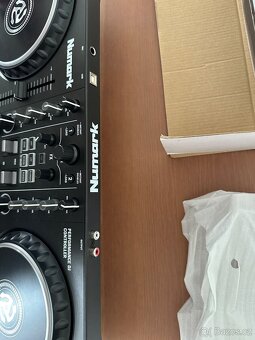 Numark mixtrack pro FX - 3