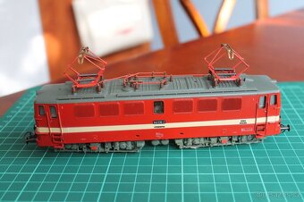 H0 PIKO BR 242 DR - 3