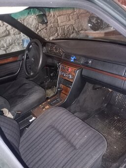 Mercedes w 124 coupé 2,3i - 3