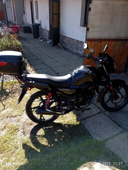 Honda CB 125f - 3