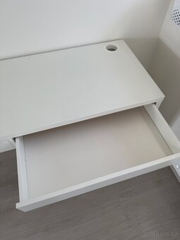 Prodám psací stůl s šuplíky - ikea MICKE bílý - 3