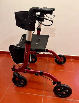 Čtyřkolové odlehčené chodítko DMA 101 - 3