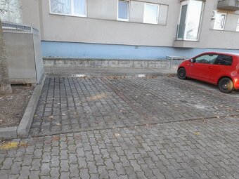 Parkovací místo - 3