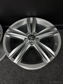 Alu VW TIGUAN 5x112 18” 5NA601025M - 3