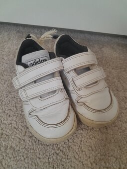 Bílé tenisky Adidas 21 - 3