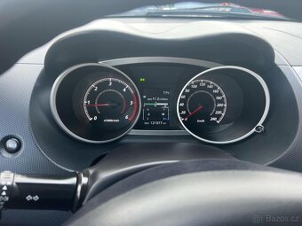 Mitsubishi Outlander 2.0did - 3