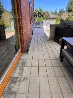 Použitá dlažba – přírodní beton, cca 300 ks – za odvoz - 3