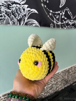 Háčkovaná včelička 🐝 - 3