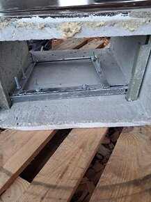 Pilíř na plynoměr s dvířkama a betonová stříška - 3