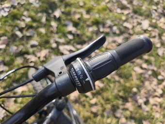 ROCKRIDER Dětské horské kolo 20" ST500 6–9 let
- 3