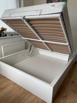 Postel Ikea Malm 160x200 cm s úložným prostorem, bílá - 3