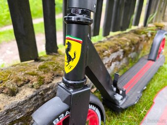 Scuderia Ferrari koloběžky - 3
