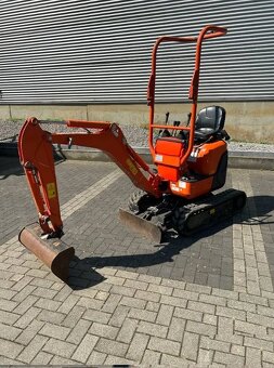 Minibagr Kubota U10 s nulovým přesahem zádě - 3