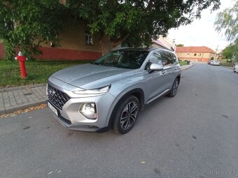 Prodám Hyundai Santa Fe 2.2 CRDI 4x4 - 2019, automat - 3