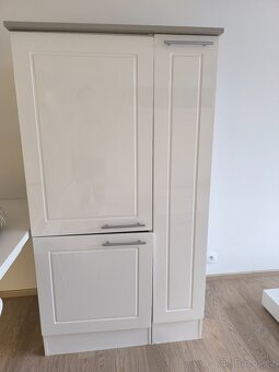 Mix nábytku (skříň, police, konferenční stolek, stůl..) - 3