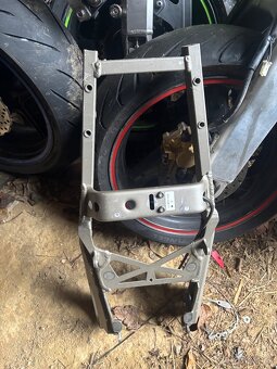 Rozprodam Yamaha TDM 900 01-13 na nahradni dily - 3