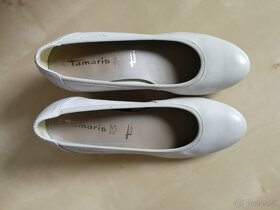 Dámské kožené lodičky na klínku Tamaris - 3