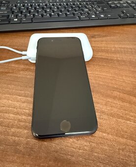 Apple iPhone SE (2020), 128GB Black - 3