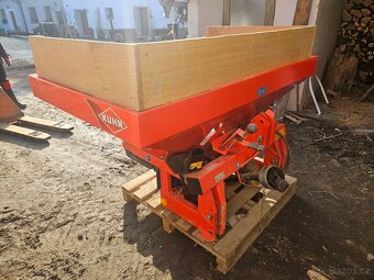 rozmetadlo uměl. hnojiv - 3