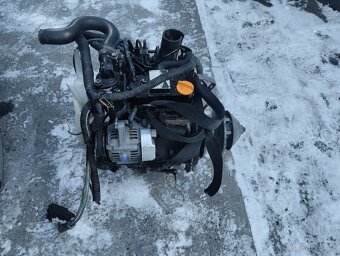 MOTOR YANMAR  2TNE68- DM4  KOMPLETNÍ - 3