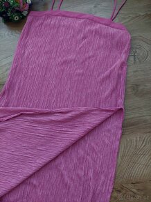 Vel. S Zara růžové strukturované šaty - 3