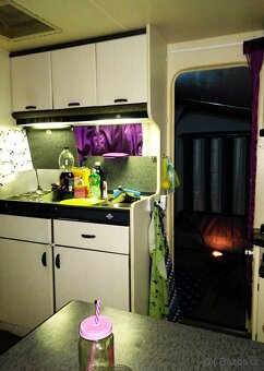 Karavan hobby 430 - 3