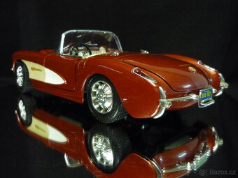 Chevrolet Corvette 1957 skořicový Bburago 1/18 - 3