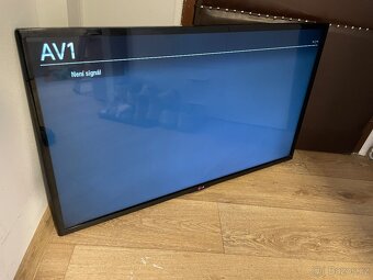 LG Smart TV Full HD 107cm - 3