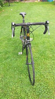 Zachovalé málo používané silniční kolo Rock Machine RaceRide - 3