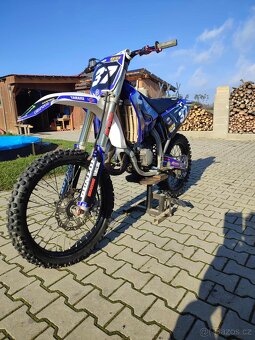 Yamaha YZ 125 - 3